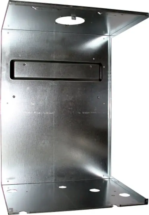 Stahlgehäuse mit offenem Design, geeignet für Heizkesselinstallation. Teile sind in Grau gehalten, mit Löchern für Befestigungen und Anschlussmöglichkeiten. Marke Wolf.